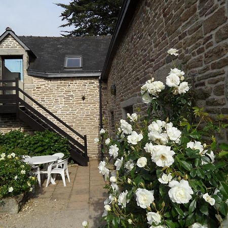 Les Pieds Dans L'Herbe Bed & Breakfast Rosporden Exterior photo